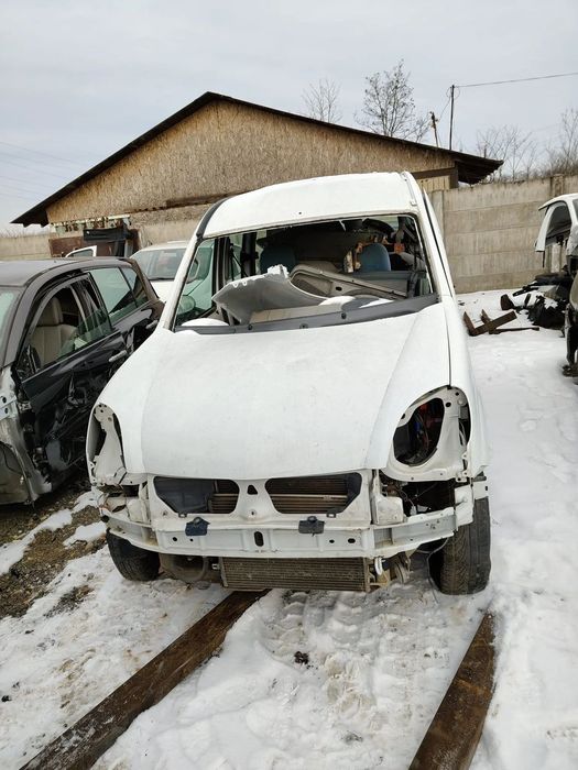 RENAULT KANKOO DE DEZMEMBRAT PIESE ORIGINALE