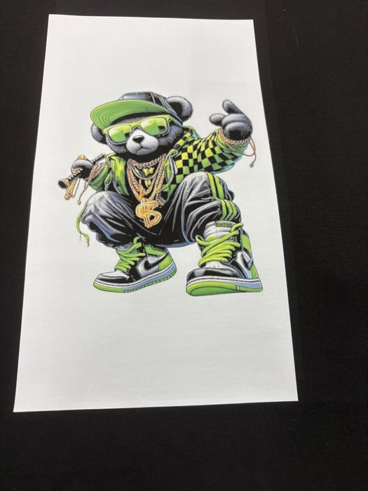 Тениска с уникален дизайн