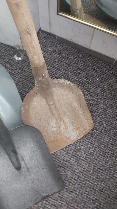 Lopata zapada noua sau folosita pret mic