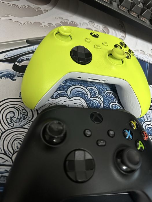 Xbox Series X + 2 controlere + cooler + suport + joc + telecomanda