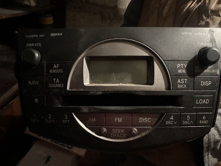 Продам оригинал магниталу на ТАYOTA RAV 4