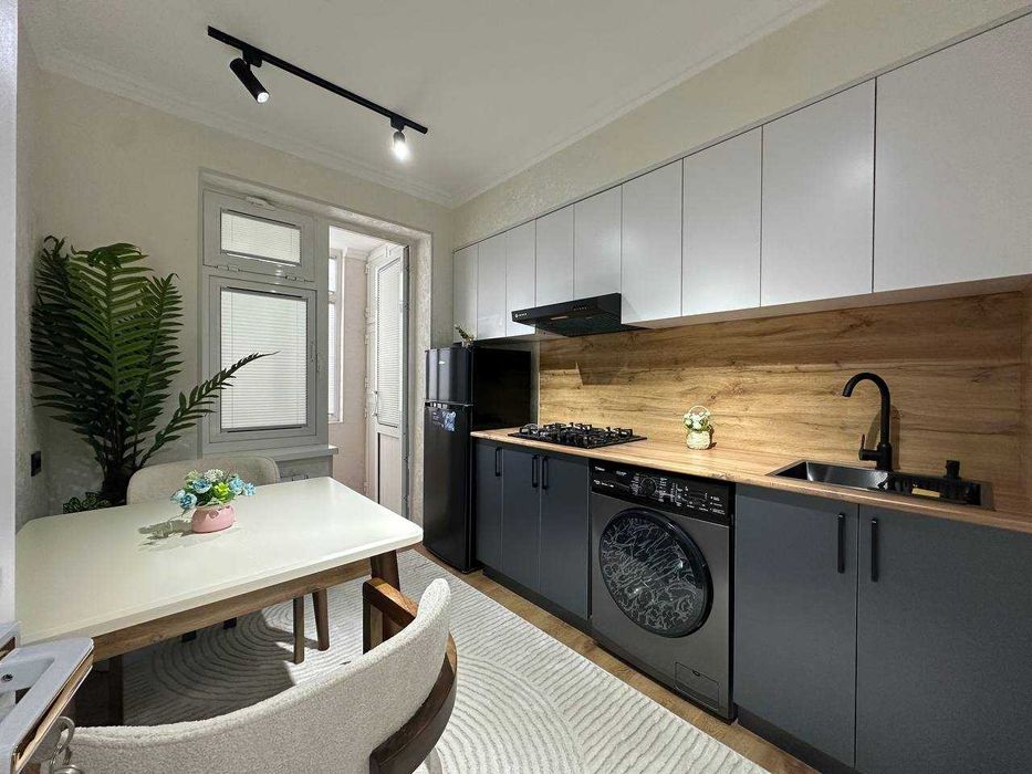 ПРОДАЕТСЯ 1/4/4 36,5м2 Корзинка массив Джангох Ул. Абая