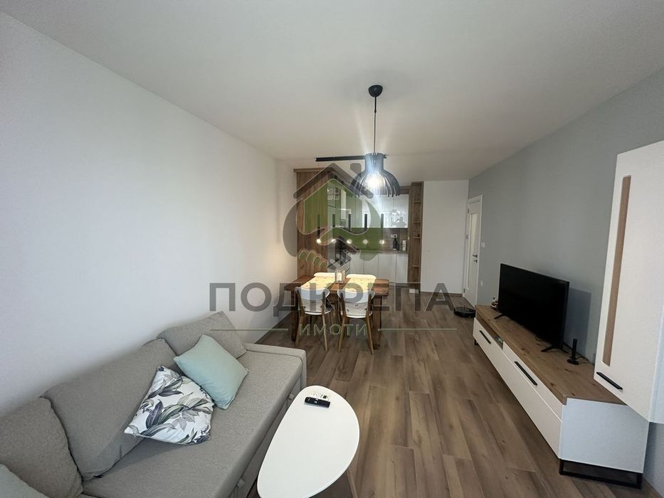 Дава се под наем Двустаен апартамент в Пловдив, Тракия - 70 кв.м за 459 € - Снимка #1