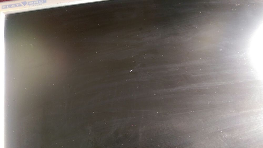 Продавам монитор Medion 17"