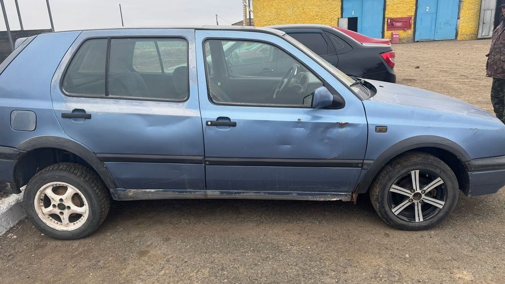 Продаётся Volkswagen Golf III 1.8