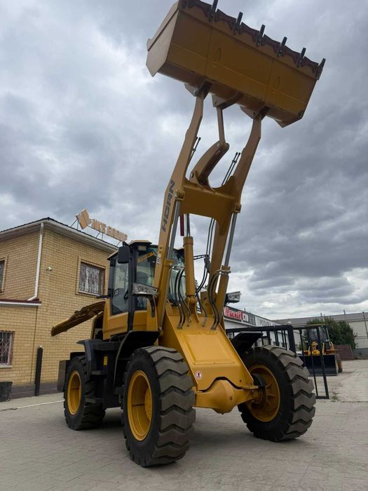 Фронтальный погрузчик HORN 942