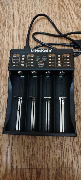 Автоматично зарядно устройство Liitokala Lii-402