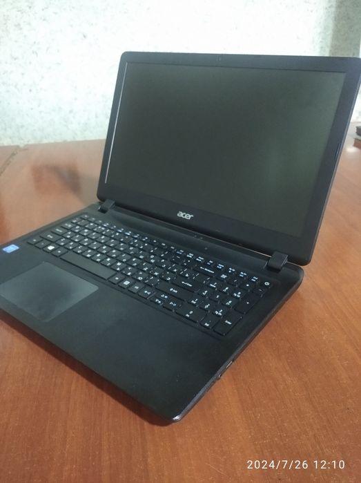 Noutbook acer kompyuter sotiladi.