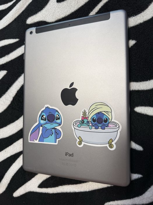 Ipad Air 1 Silver + 2 Huse Premium cu Tastatura Bluetooth