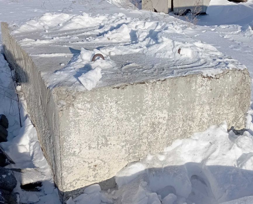 ЖБИ (блоки, основания) б/у