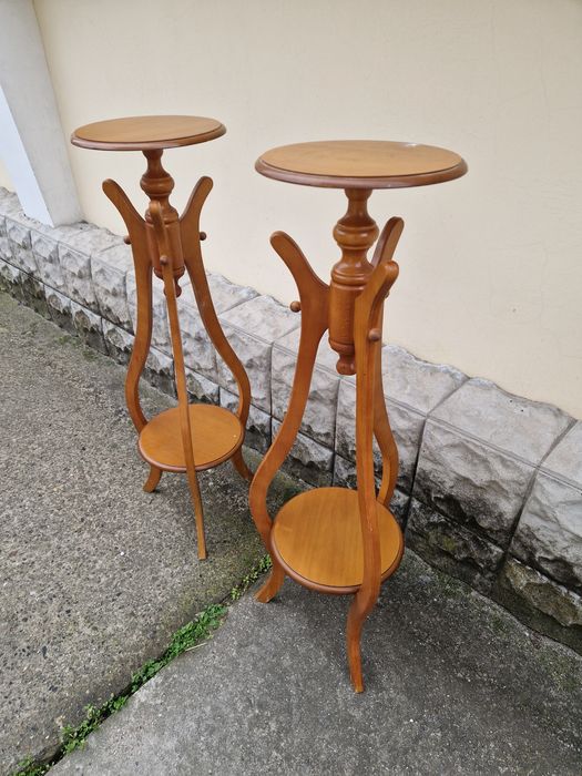Чифт страхотни антикварни дървени високи масички