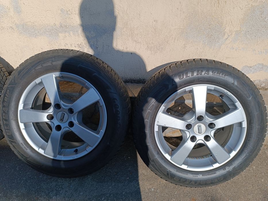 Гуми с джанти 5*112мм.