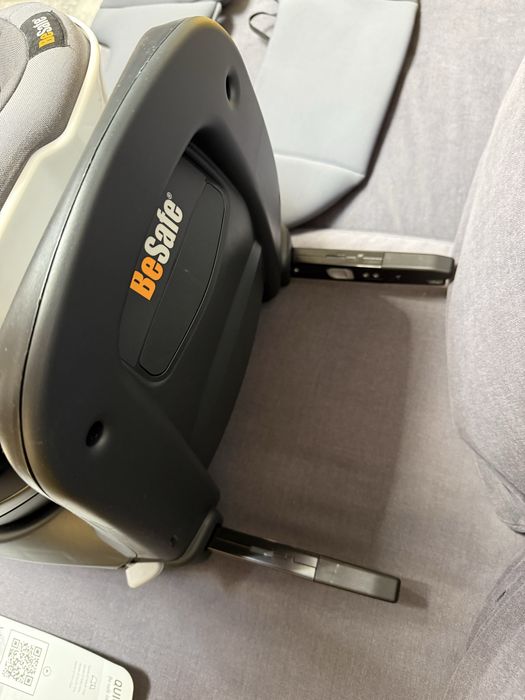 Scaun auto rotativ 360 premium BeSafe iZi Turn i-Size Metallic Melange, foarte bine intretinut, isofix, centura in 5 puncte si alarma anti-desfacere
