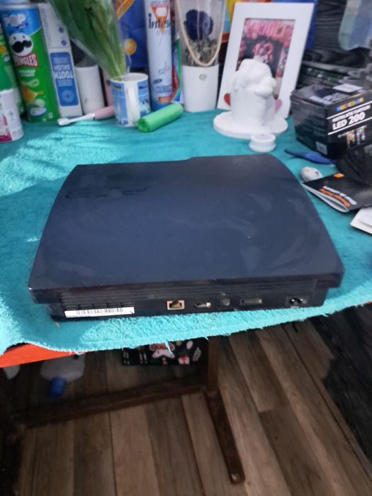 Descriere: Vând PlayStation 3 Slim împreună cu televizor LG și jocuri