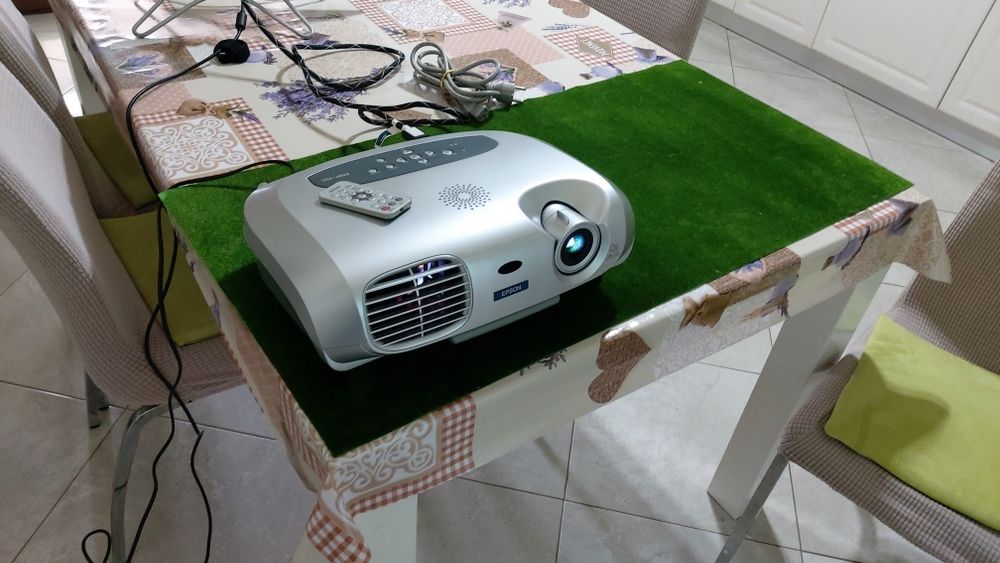 Videoproiector Epson EMP-S1H 3LCD 1400 Ansi lumeni telecomanda