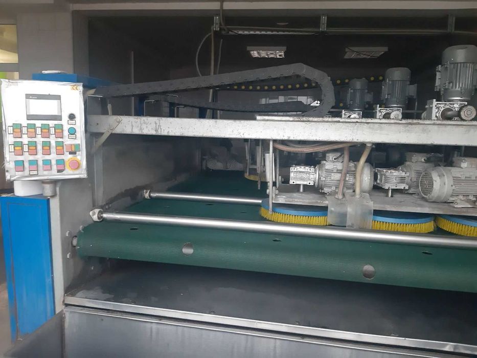 Професионална Машина за пране на килими