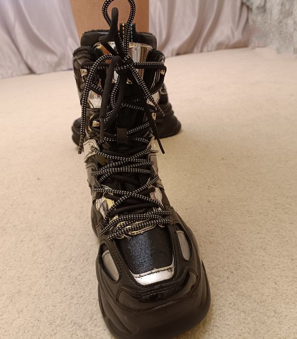 Ботинки зимние, прикольные. Для девочек и девушек. На 37,5