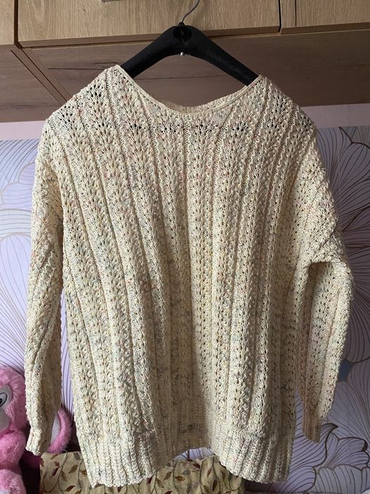 Bluza tricotata manual-unicat lucrata cu grija