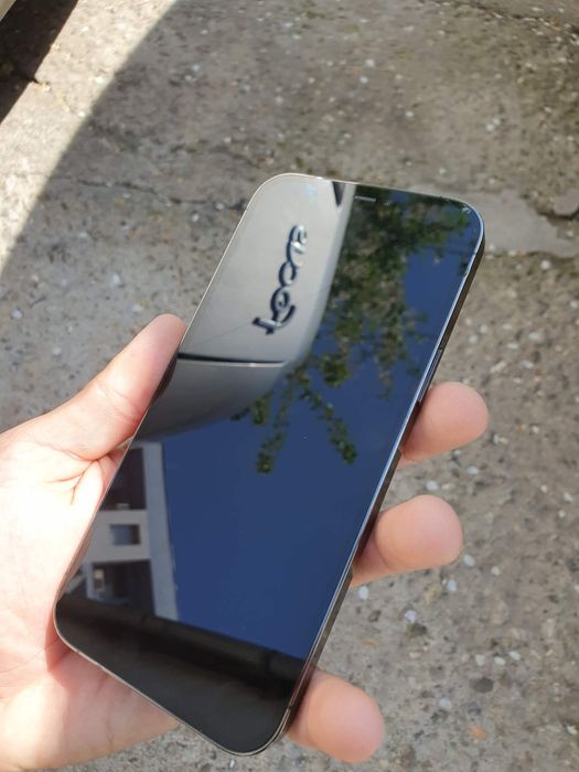 iPhone 12 Pro Max Putin fisurat