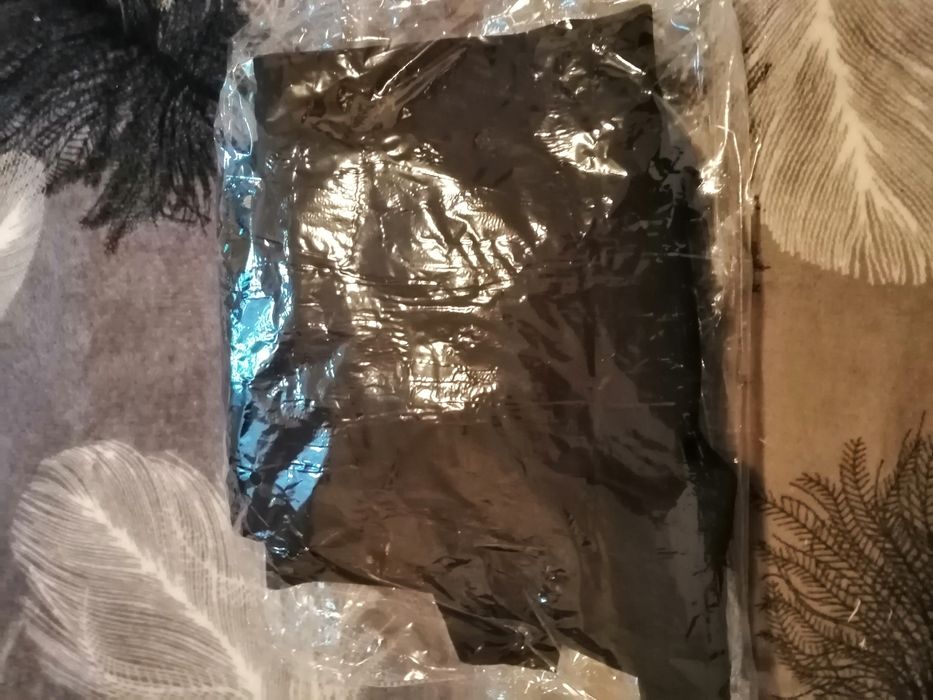 Vând costum damă negru elegant