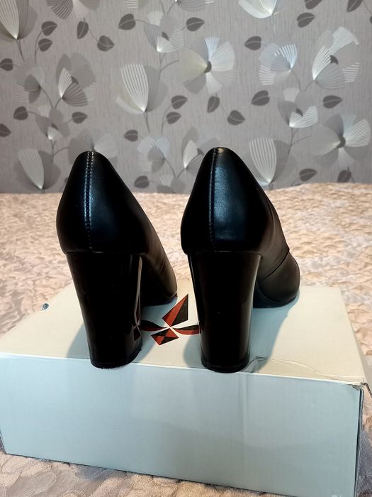 Туфли     на   каблуке