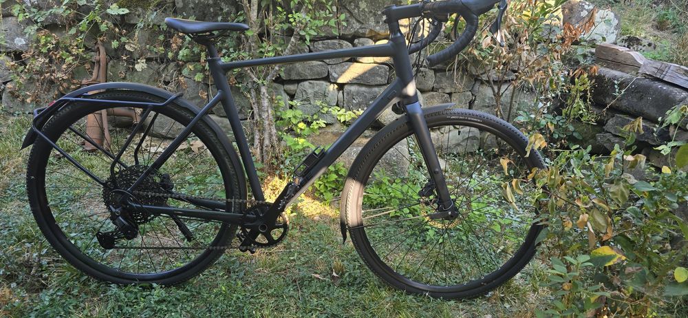 Cube Nuroad Pro  XL размер  1х11 скорости Shimano Cues, Хидравлични спирачки .карбонова вилка

859 €

По договаряне
