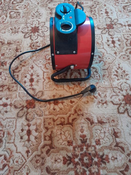 Продам тепловую пушку.