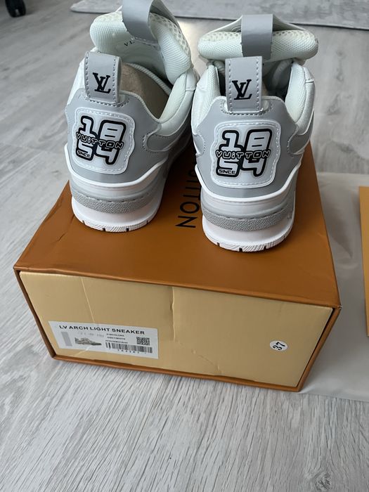 LV skates.