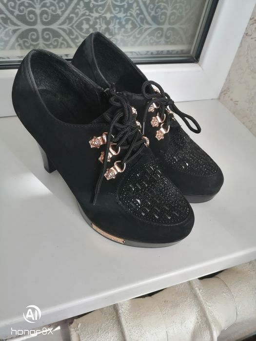 Модная женские туфли