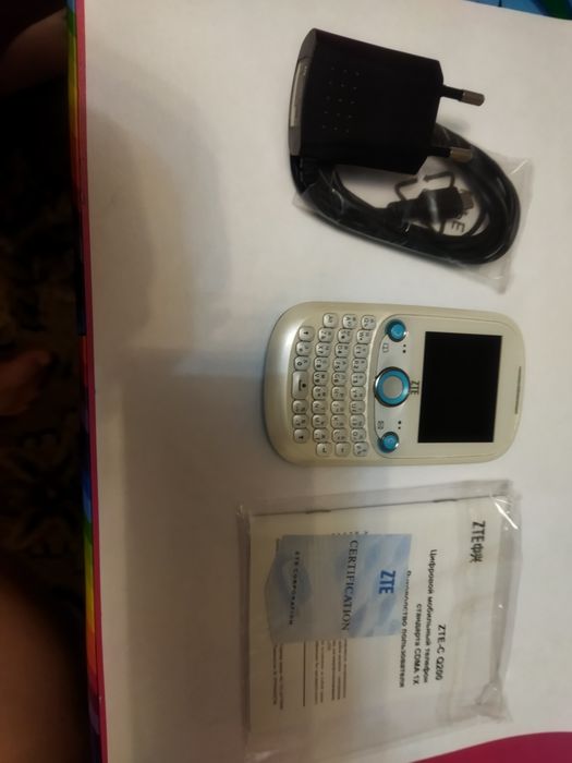 Телефон ZTE q200