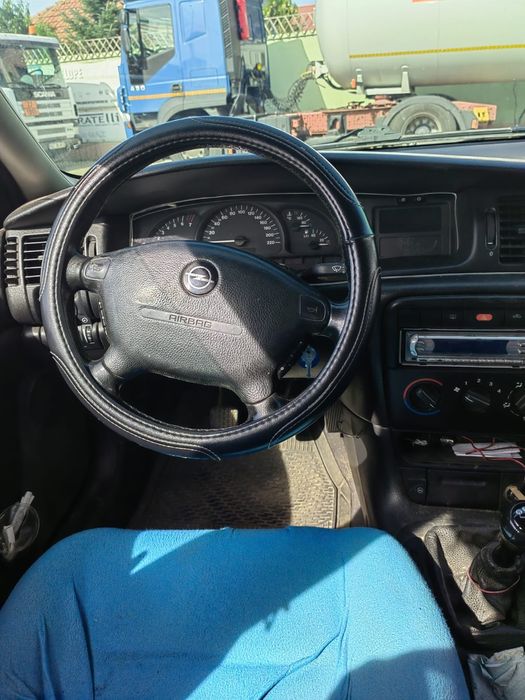 Vând Opel Vectra an 2000