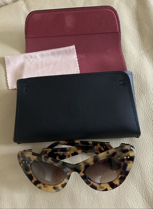 Очки солнцезащитные “Valentino”