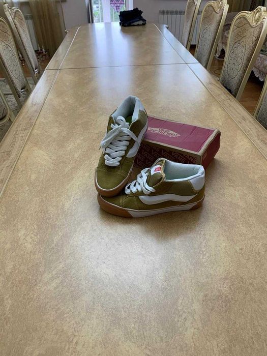 продам кроссовки VANS 44 размер, возможно обмен