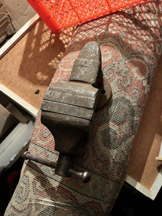 Тиски советские