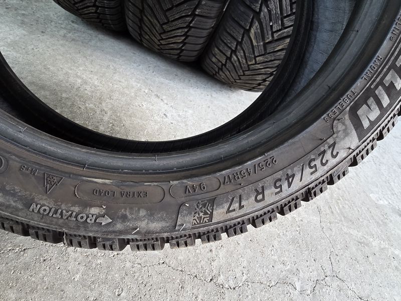 225/45/17 MICHELIN 4бр