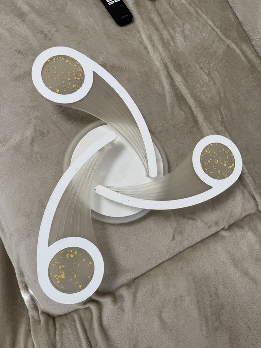 Lustra Led intensitate reglabila