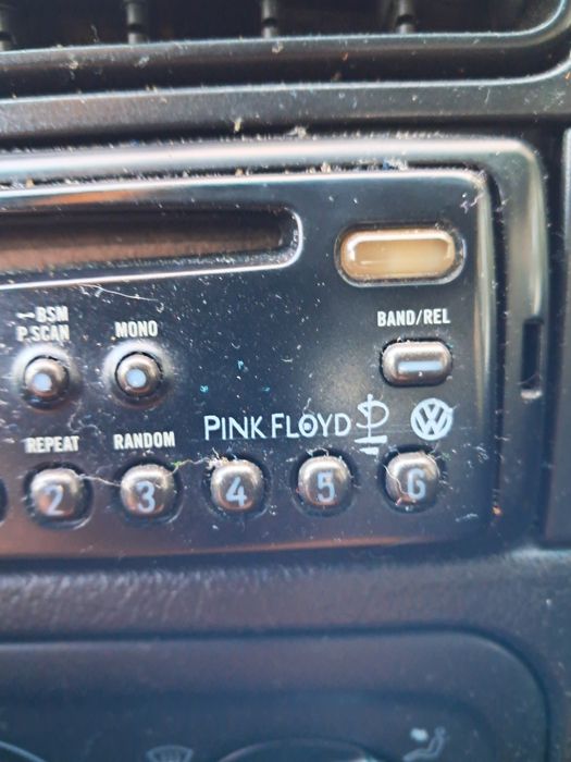 Авто CD Pioneer DEH-415 Pink Floyd