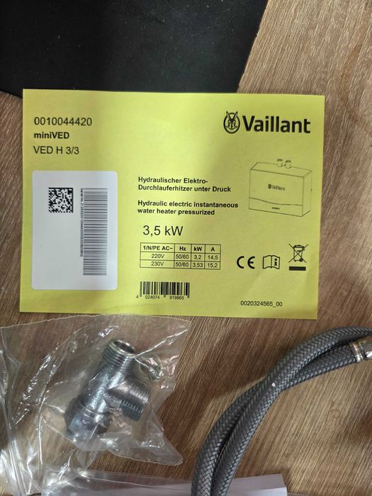 Incalzitor de apa instantaneu hidraulic Vaillant MiniVED H 0010044420 VED H 3/3, 3,5 kW, 230 V