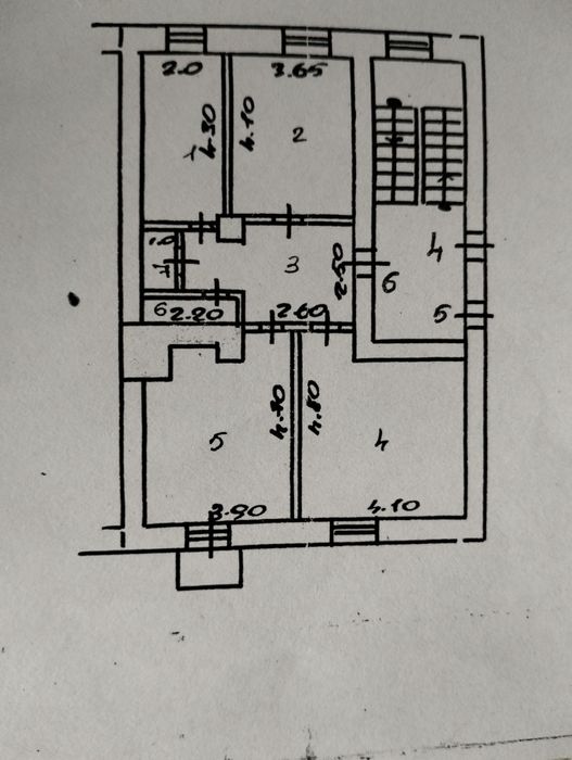 продаю квартиру .