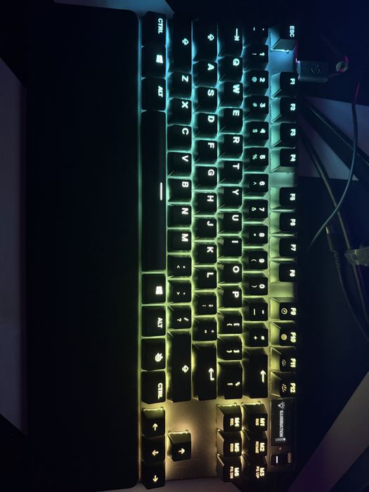 Геймърска клавиатура steelseries apex pro TKL