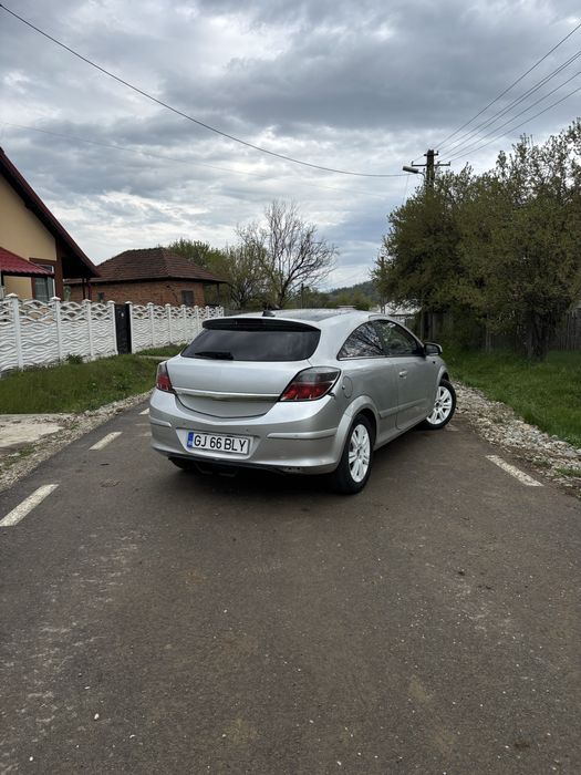 Opel Astra H GTC 1.9 CDTI