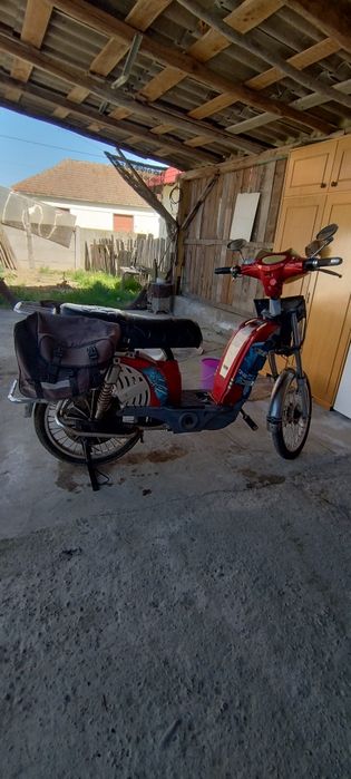 Vând scuter electric