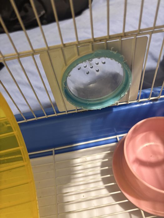 Set complet pentru hamster – cușcă + accesorii + hrană + așternut