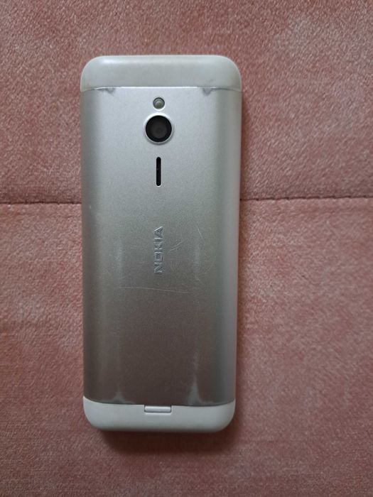 Gsm Nokia почти нов  69лв с две Сим карти