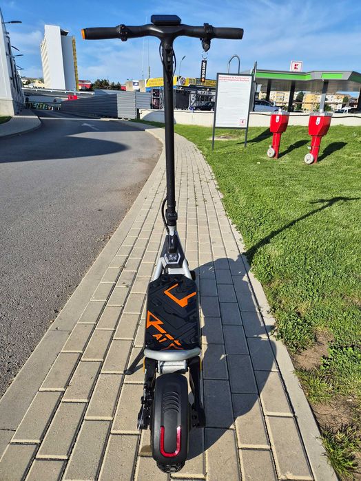 Trotineta electrica KUKIRIN A1