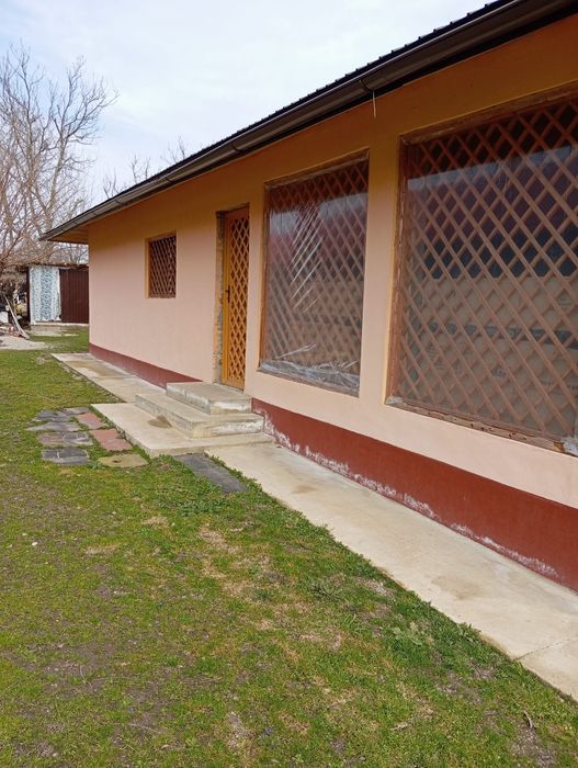 Vând casă și teren in Comuna Chiselet