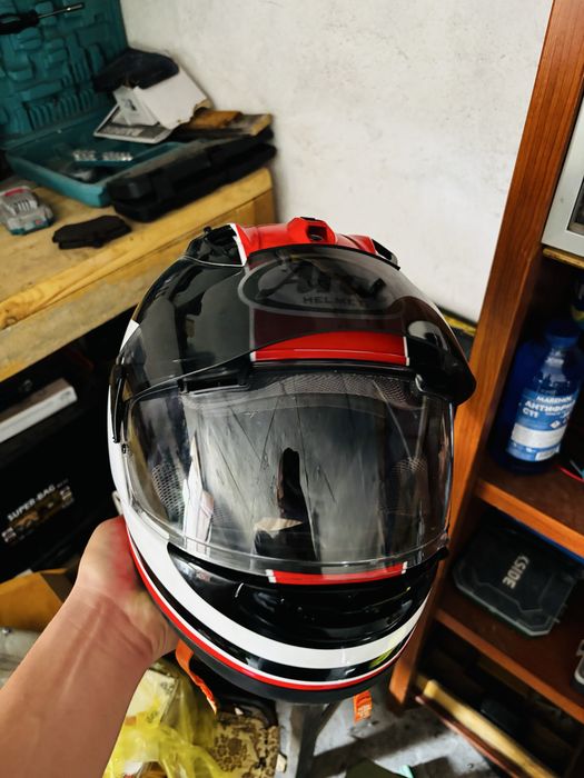Продавам Мото каска ARAI