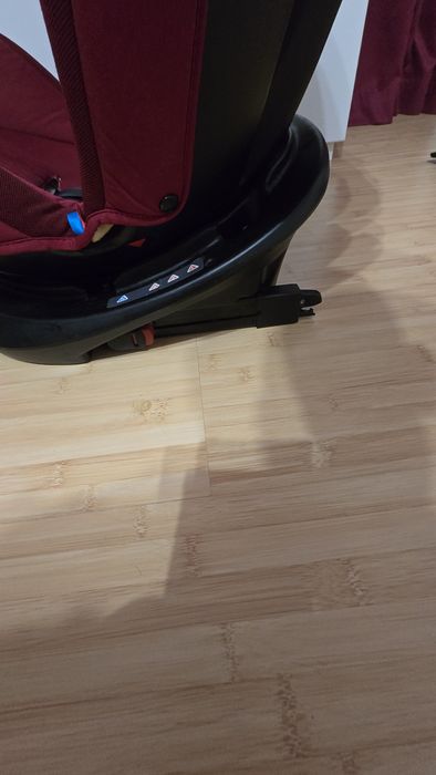 Scaun auto rotativ 360° Chicco Unico Plus (Red Passion) – De la naștere la 12 ani