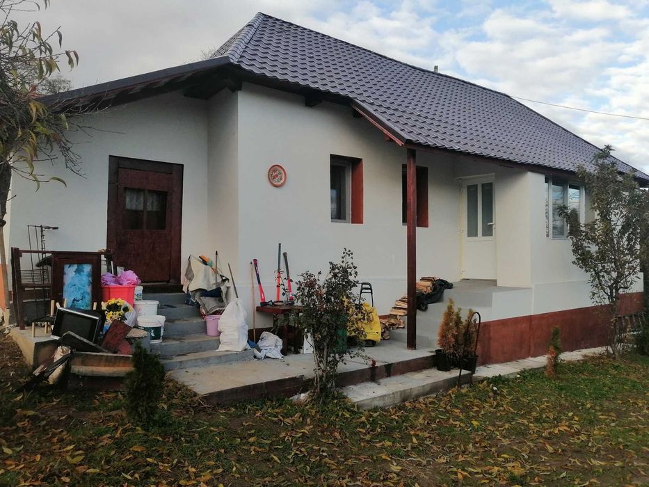 OCAZIE UNICA- Vand casa renovata cu teren 900mp la 50km de Cluj Napoca