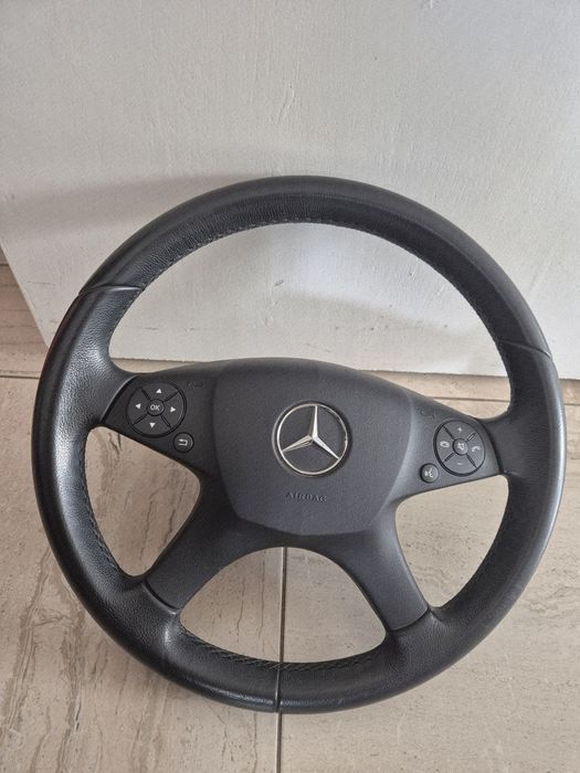 Волан за Мерцедес Ц класа W204